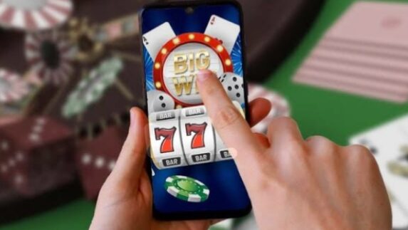 Pemerintah Perkuat Kerja Sama Bongkar Jaringan Judi Daring Lintas Negara
